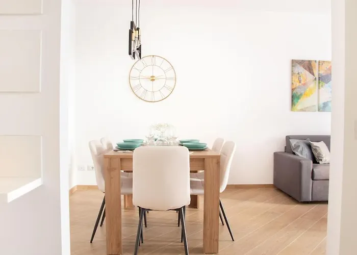 Luxury & Design Piramide Apartment Rome
