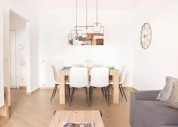 Luxury & Design Piramide Apartment Rome