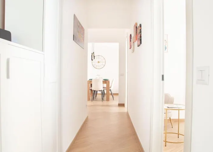 Luxury & Design Piramide Apartment Rome
